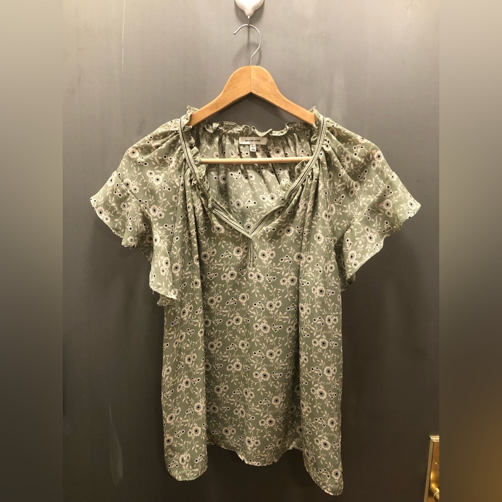 Max Studio Green Floral Design Short Sleeve Blouse